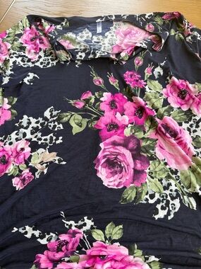 Women’s Floral V-Neck Blouse - Pink on Black